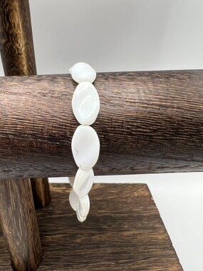 White Shell Stretch Bracelet For Women Or Teens Natural Oval Beads Summer Jewelr